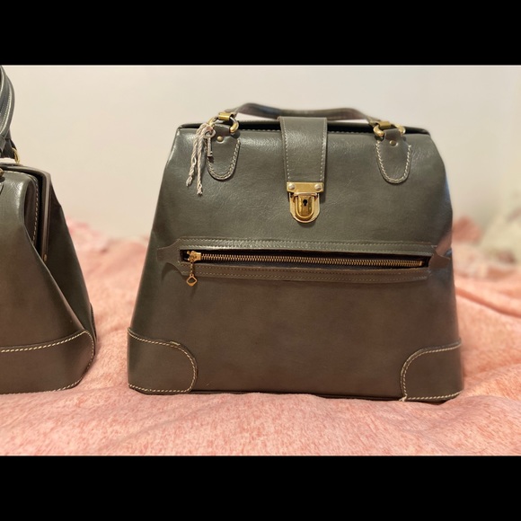 Sold - Picture 3 of 7